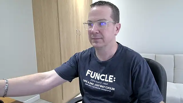 BrettJ81 online show from September 22, 2025, 2:19 pm