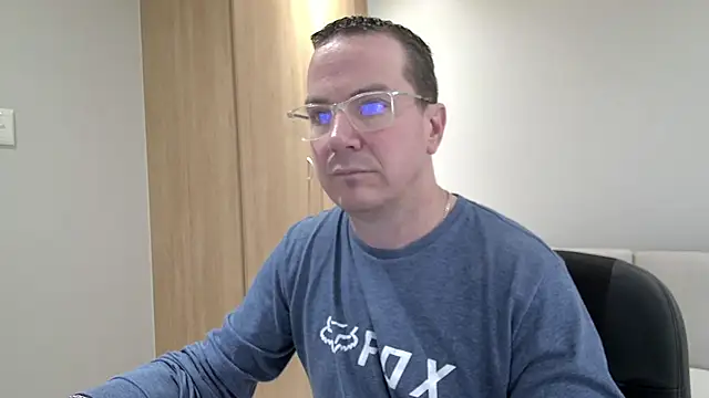 BrettJ81 online show from September 29, 2025, 2:44 pm