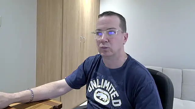 BrettJ81 online show from October 10, 2025, 2:49 pm