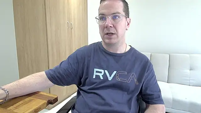 BrettJ81 online show from November 29, 2025, 9:12 am