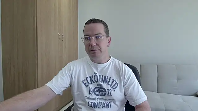 BrettJ81 online show from April 12, 2026, 9:03 am