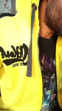 BrownBoy69666 online show from December 18, 2024, 5:04 am