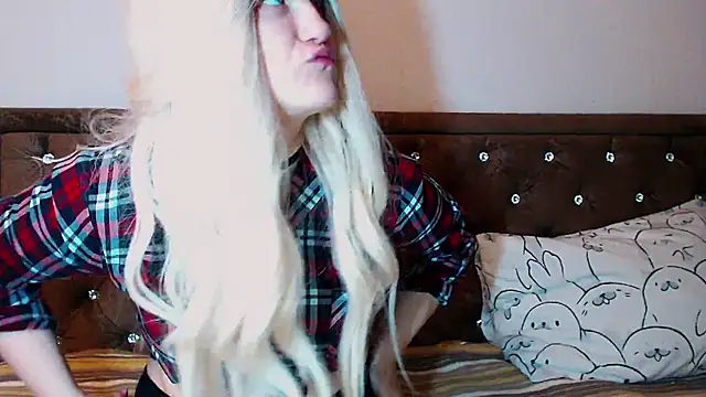 Sara4uu online show from November 30, 2025, 12:36 am