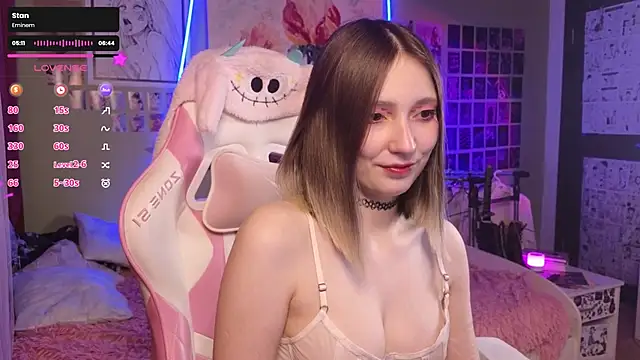 Snapshot of Evie_Ro chatting on November 28, 2025, 3:09 am Evie Ro online show from November 28, 2025, 3:09 am