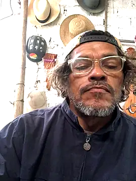 Snapshot of kvr27 chatting on October 21, 2025, 12:06 pm kvr27 online show from October 21, 2025, 12:06 pm