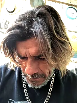 Snapshot of kvr27 chatting on October 22, 2025, 8:19 pm kvr27 online show from October 22, 2025, 8:19 pm