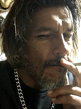 Snapshot of kvr27 chatting on November 5, 2025, 12:21 am kvr27 online show from November 5, 2025, 12:21 am