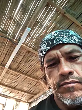 Snapshot of kvr27 chatting on November 14, 2025, 11:42 am kvr27 online show from November 14, 2025, 11:42 am