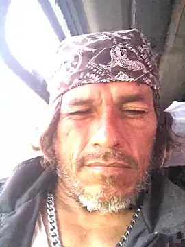 Snapshot of kvr27 chatting on November 16, 2025, 12:11 pm kvr27 online show from November 16, 2025, 12:11 pm