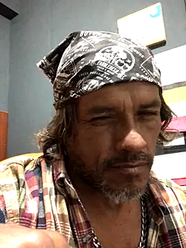 Snapshot of kvr27 chatting on November 21, 2025, 12:43 am kvr27 online show from November 21, 2025, 12:43 am