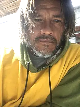 Snapshot of kvr27 chatting on December 2, 2025, 11:04 am kvr27 online show from December 2, 2025, 11:04 am