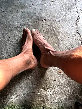 Snapshot of kvr27 chatting on December 14, 2025, 12:10 pm kvr27 online show from December 14, 2025, 12:10 pm