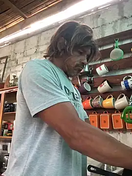 Snapshot of kvr27 chatting on December 15, 2025, 11:36 am kvr27 online show from December 15, 2025, 11:36 am