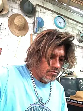 Snapshot of kvr27 chatting on December 16, 2025, 12:21 pm kvr27 online show from December 16, 2025, 12:21 pm