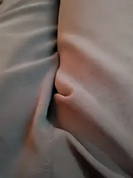 Snapshot of u_wan_me chatting on October 31, 2025, 10:49 am u wan me online show from October 31, 2025, 10:49 am