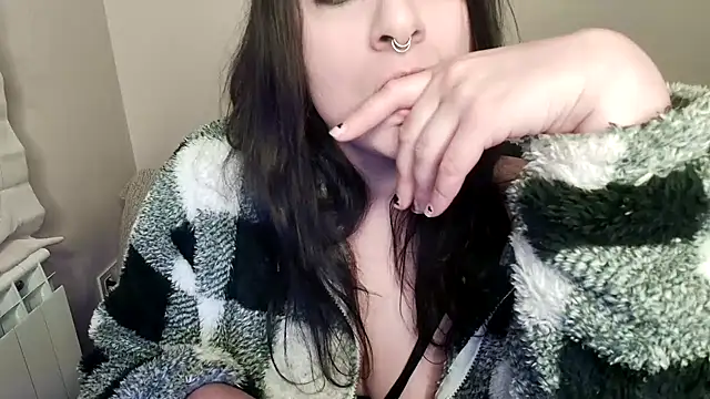 Snapshot of Lustylia chatting on January 7, 2026, 6:32 pm Lustylia online show from January 7, 2026, 6:32 pm