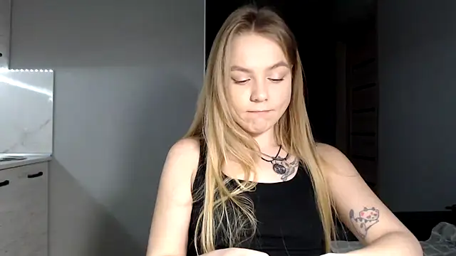 Snapshot of Sunbeam_ chatting on March 3, 2026, 8:04 pm Sunbeam online show from March 3, 2026, 8:04 pm