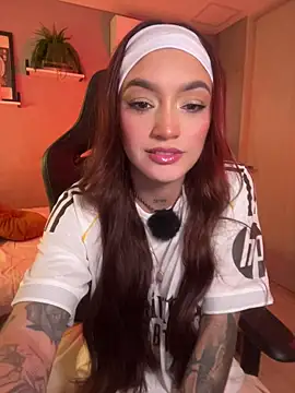 DaniDusan  online show from March 2, 2026, 6:15 pm