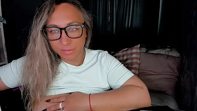 CumOnMy Tits online show from October 1, 2025, 12:49 am