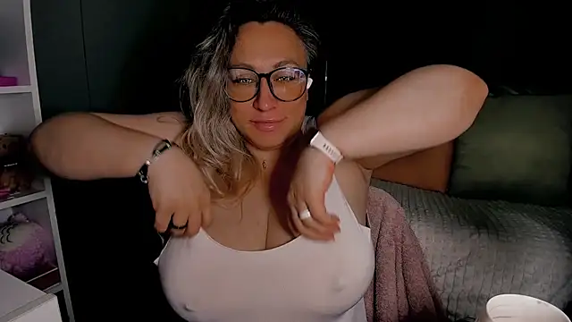 CumOnMy Tits online show from June 20, 2026, 2:25 am