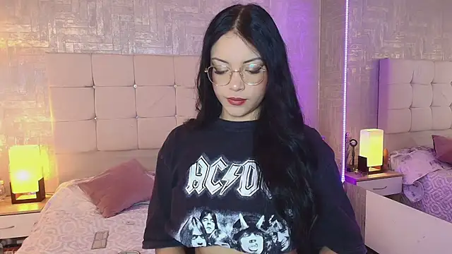 Snapshot of Baby_Venuss chatting on February 24, 2025, 3:44 am Baby Venuss online show from February 24, 2025, 3:44 am