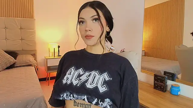 Baby Venuss online show from March 19, 2026, 3:32 am