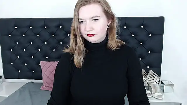 LaraDream online show from February 13, 2025, 1:29 am