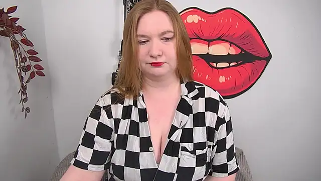 LaraDream online show from April 8, 2026, 4:18 pm