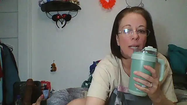 Snapshot of PartyPawgGirl420 chatting on March 2, 2025, 5:33 am PartyPawgGirl420 online show from March 2, 2025, 5:33 am