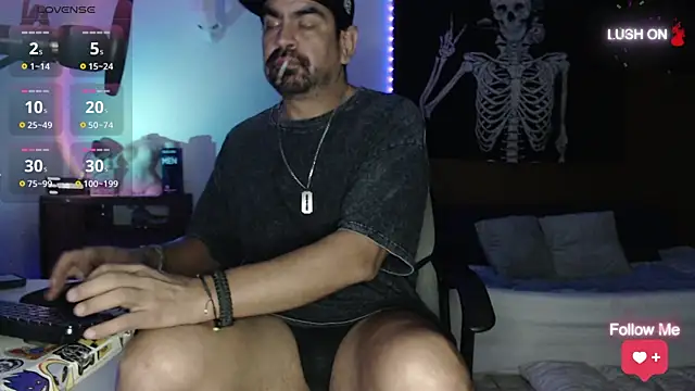 Snapshot of soyelcarlitos_ chatting on September 23, 2025, 4:37 am soyelcarlitos online show from September 23, 2025, 4:37 am