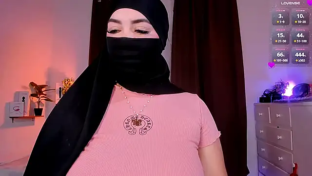 Snapshot of KeishaDanger_ chatting on January 28, 2025, 10:34 pm KeishaDanger online show from January 28, 2025, 10:34 pm