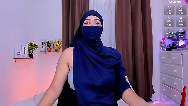 Snapshot of KeishaDanger_ chatting on February 28, 2025, 8:39 pm KeishaDanger online show from February 28, 2025, 8:39 pm