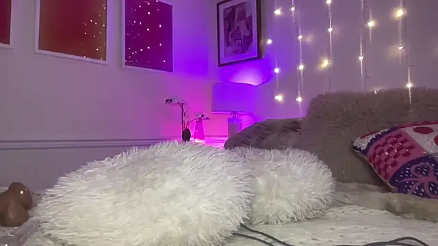 Fitnessbabe69 online show from May 24, 2026, 7:02 am