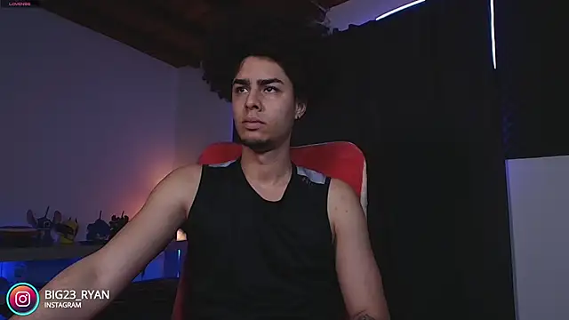 bigryann23 online show from October 14, 2025, 11:38 pm