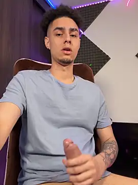 bigryann23 online show from February 14, 2026, 2:30 am